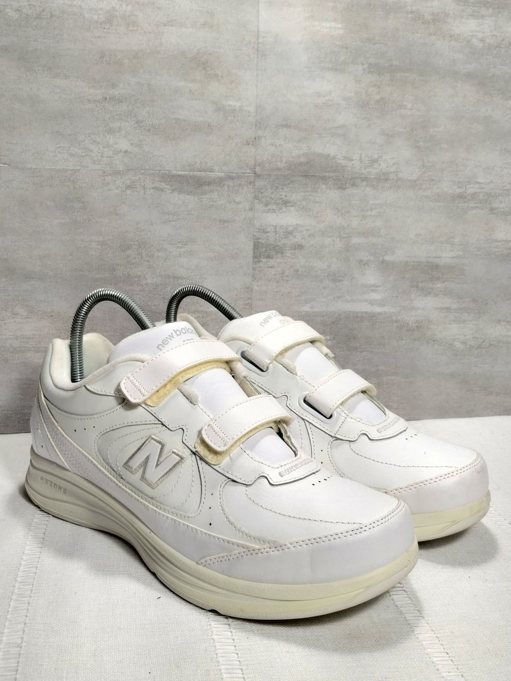 New Balance 577 Hook & Loop White Walking Shoes Men 9.5 4E (Extra Wide) USA
